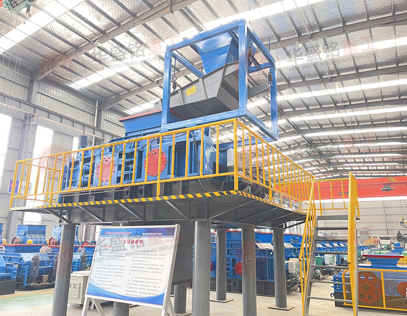 時(shí)產(chǎn)300噸雙輥制砂機(jī)怎么樣？石灰石制砂用什么設(shè)備？